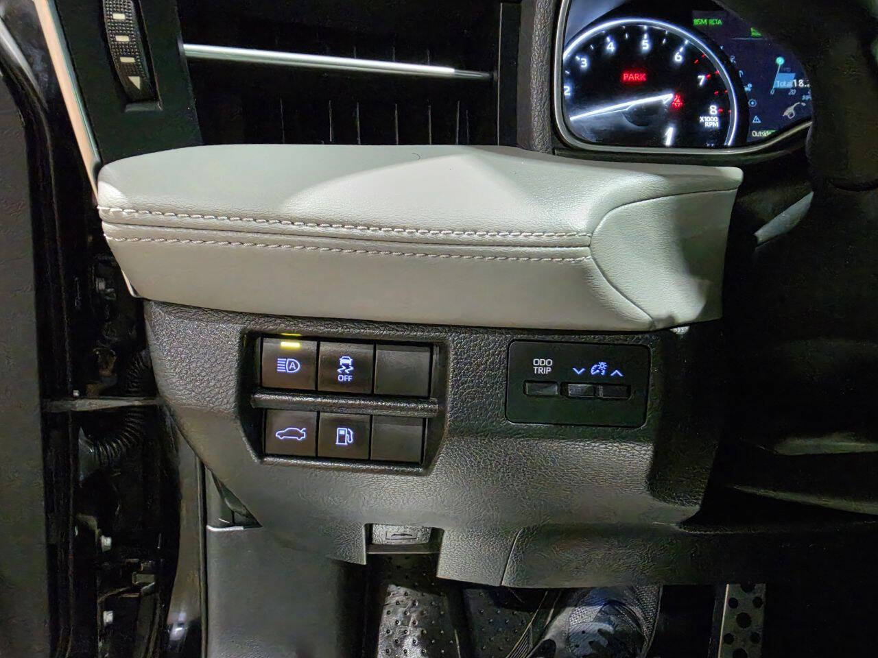 Used 2019 Toyota Avalon XSE w/ All Weather Liner Package FWD image 34