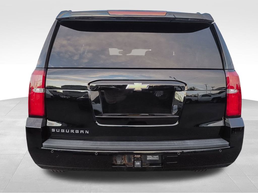 Used 2018 Chevrolet Suburban LT image 7