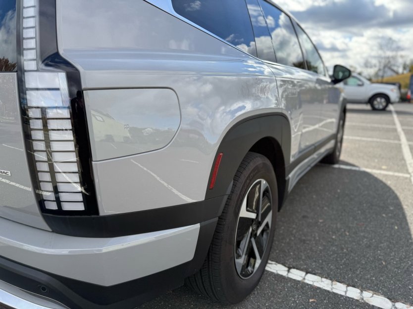 Used 2026 Hyundai Ioniq 9 SE image 5