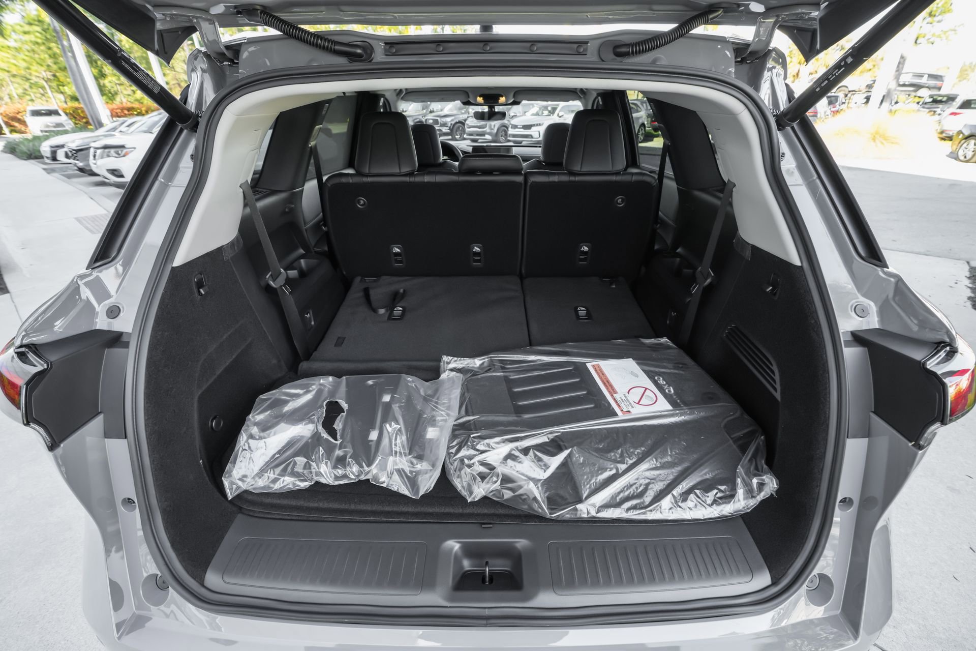 New 2026 INFINITI QX60 Luxe w/ Cargo Package image 30