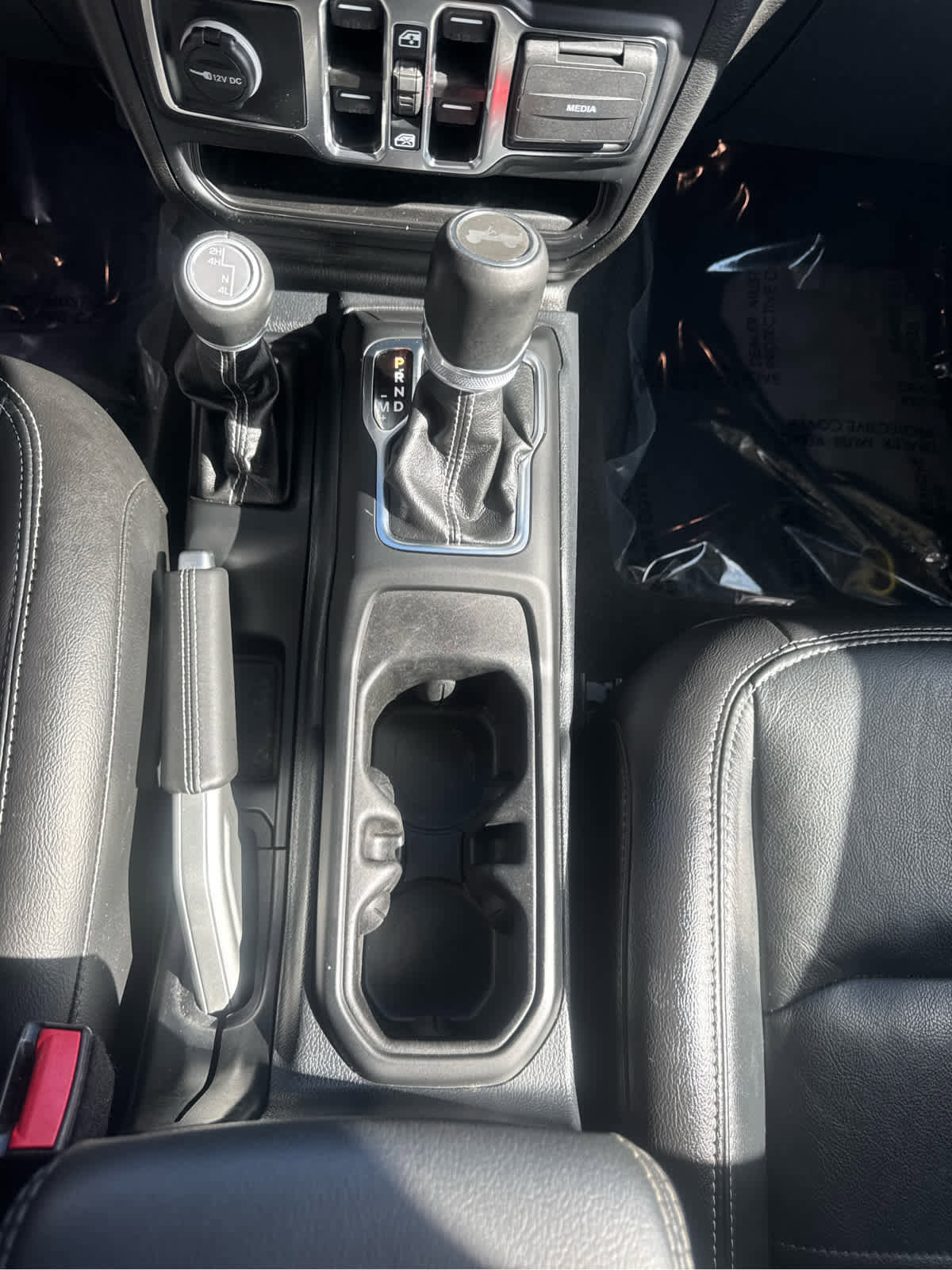 Certified 2023 Jeep Wrangler Sahara w/ Cold Weather Group image 21