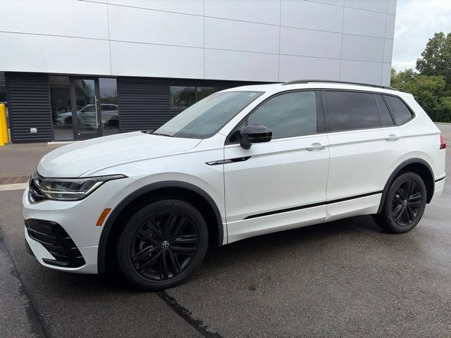 Used 2022 Volkswagen Tiguan SE R-Line AWD/4WD image 6