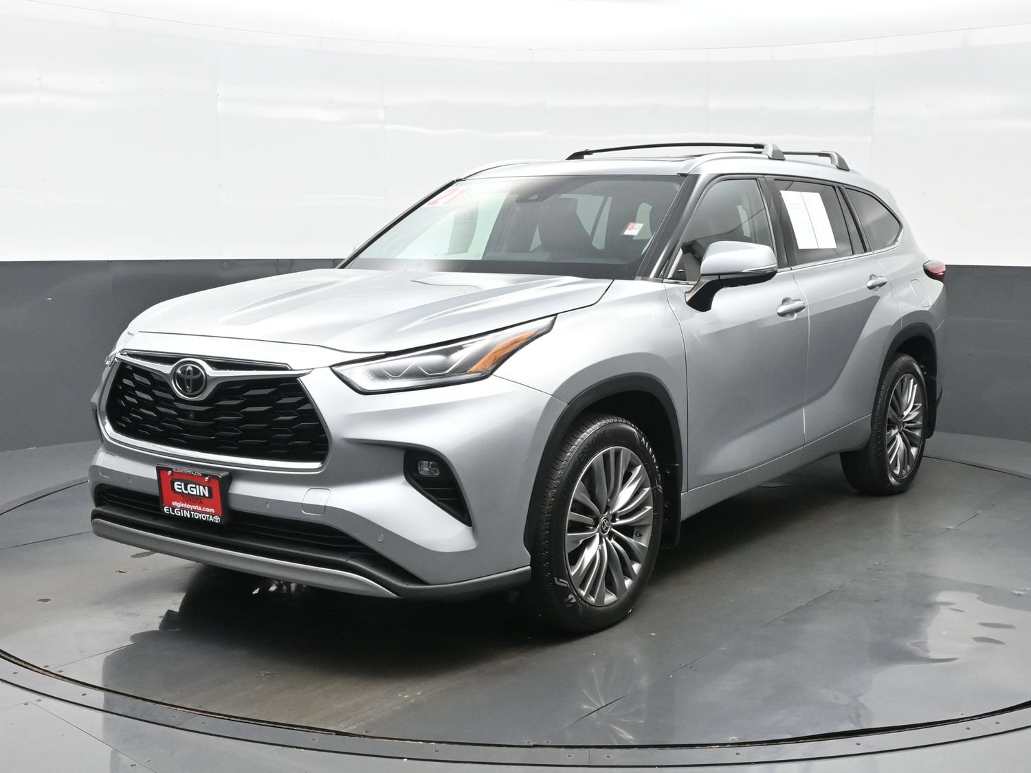 Used 2021 Toyota Highlander Platinum AWD/4WD image 2