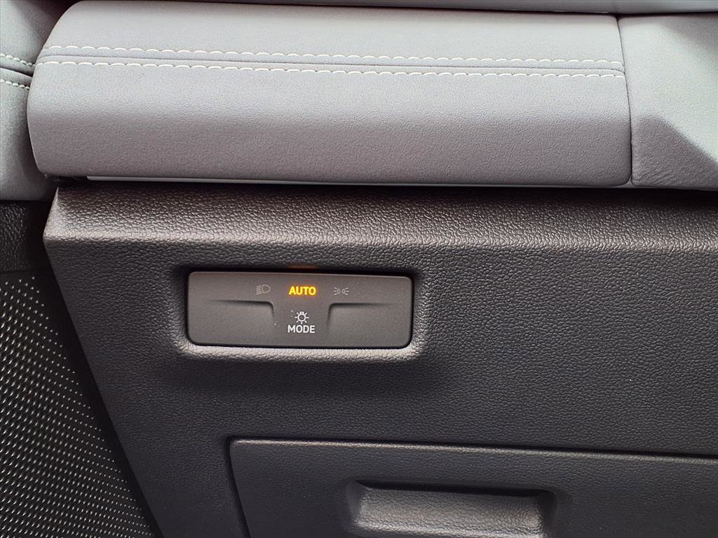 New 2026 Volkswagen Tiguan SE image 23