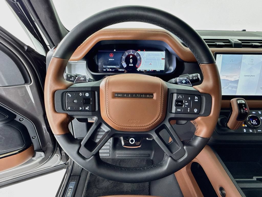 Used 2025 Land Rover Defender 110 AWD/4WD image 15