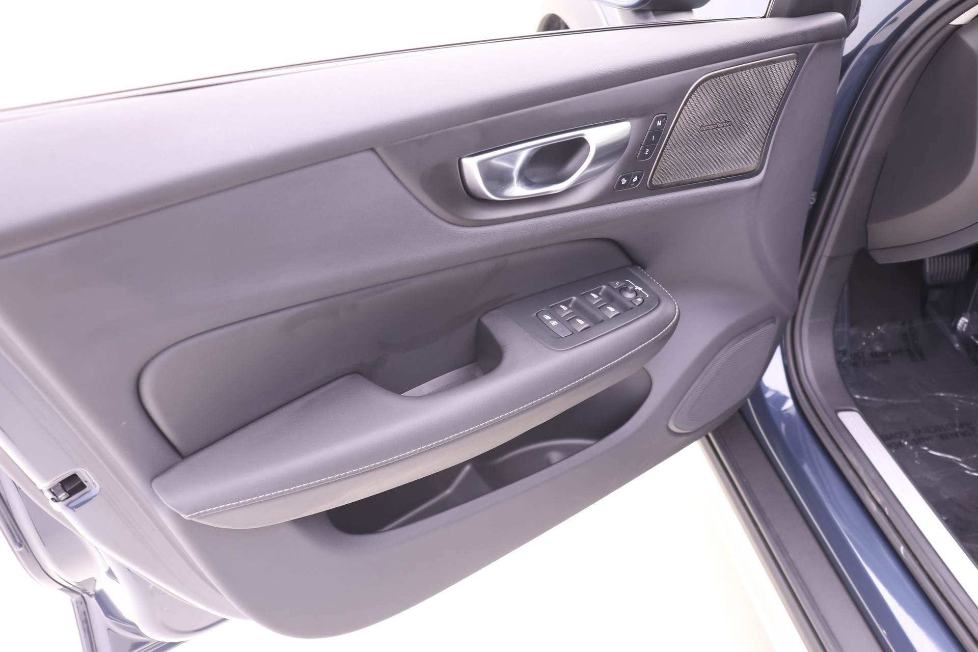 Used 2026 Volvo V60 B5 Cross Country Ultra w/ Protection Package Premier image 7
