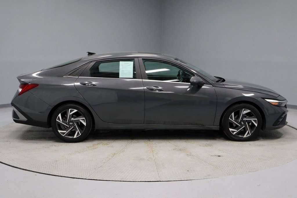 Certified 2024 Hyundai Elantra Limited image 7