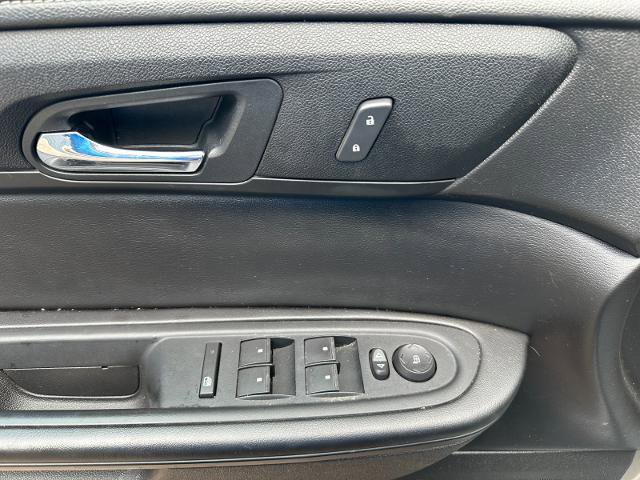 Used 2014 Chevrolet Traverse LT image 16