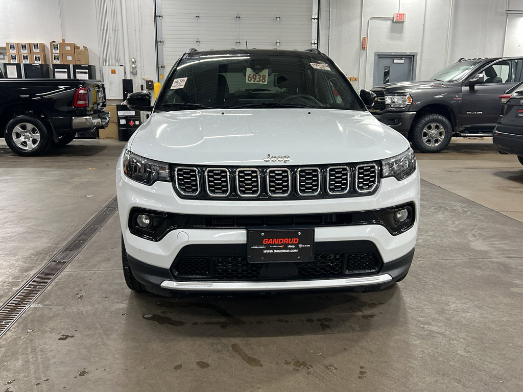 Used 2024 Jeep Compass Limited image 3