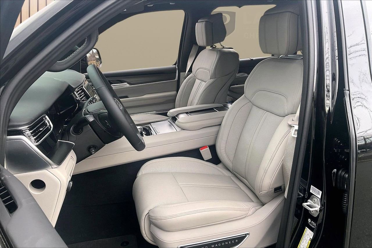 New 2026 Jeep Grand Wagoneer L Summit w/ Premium Group III image 22