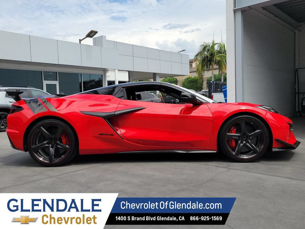 Used 2024 Chevrolet Corvette Z06 w/ Z07 Performance Package RWD image 11