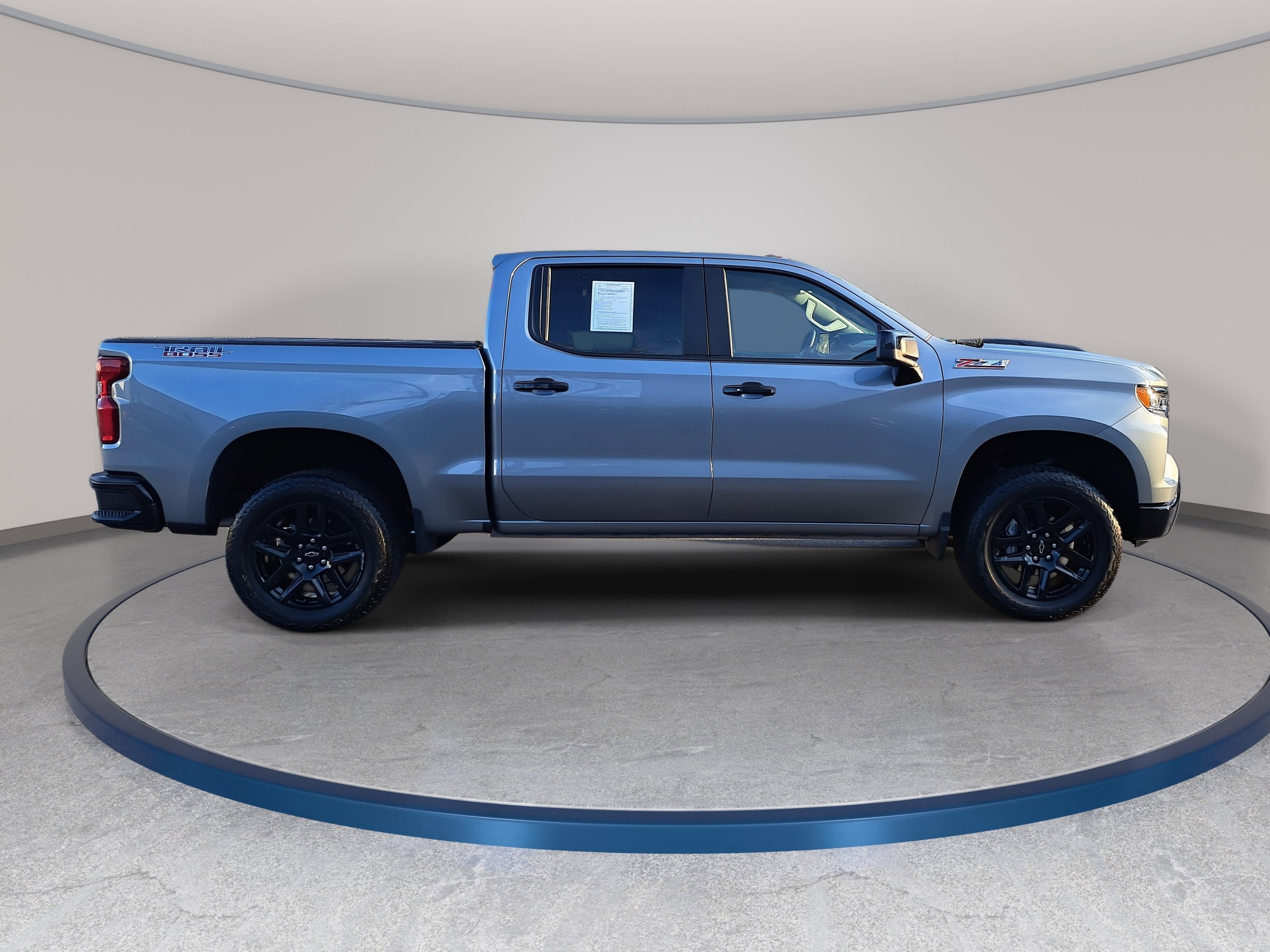 Used 2025 Chevrolet Silverado 1500 LT Trail Boss w/ Convenience Package II image 4