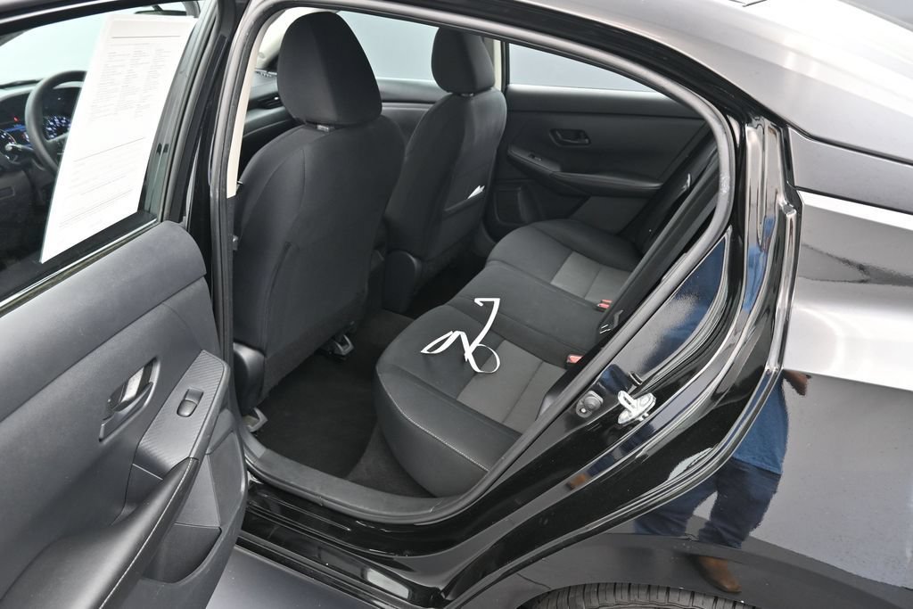 Used 2024 Nissan Sentra SV FWD image 17