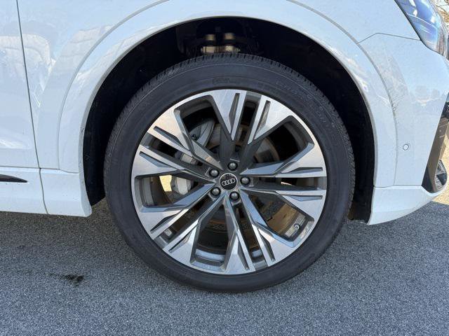 Certified 2025 Audi Q8 Prestige w/ Prestige Package image 7