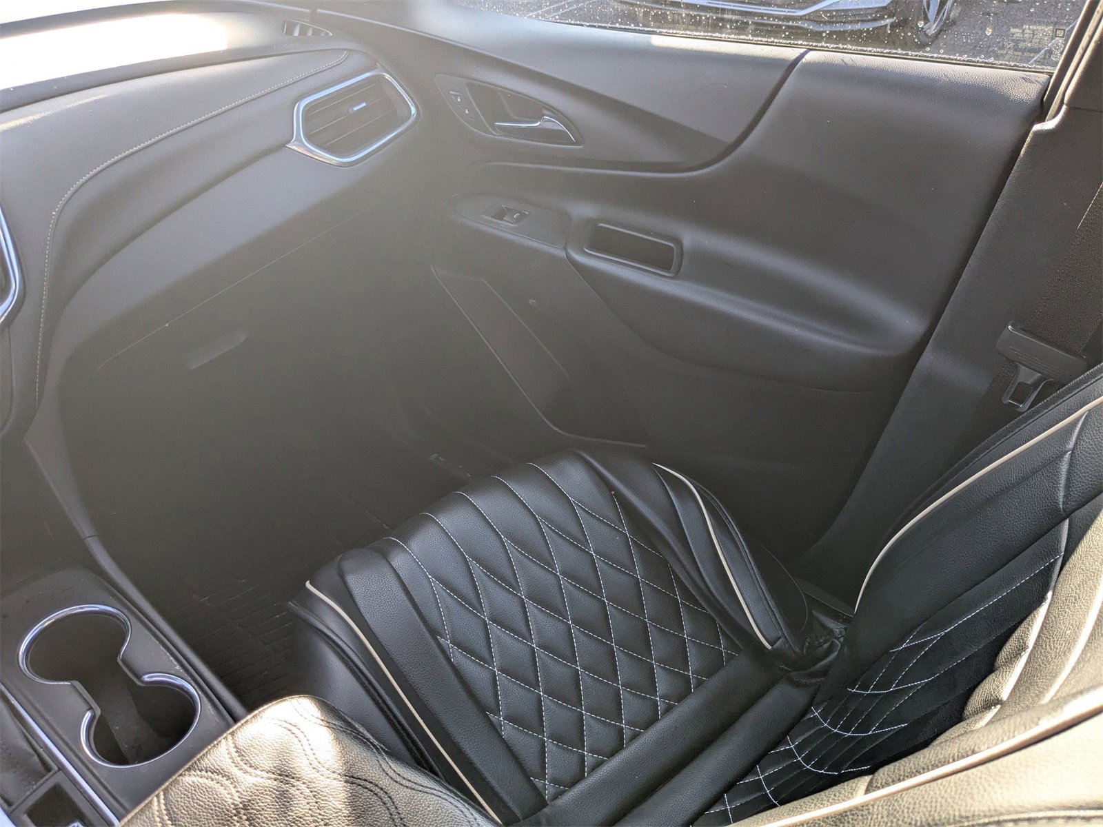 Used 2018 Chevrolet Equinox LT w/ Sun & Infotainment Package image 28