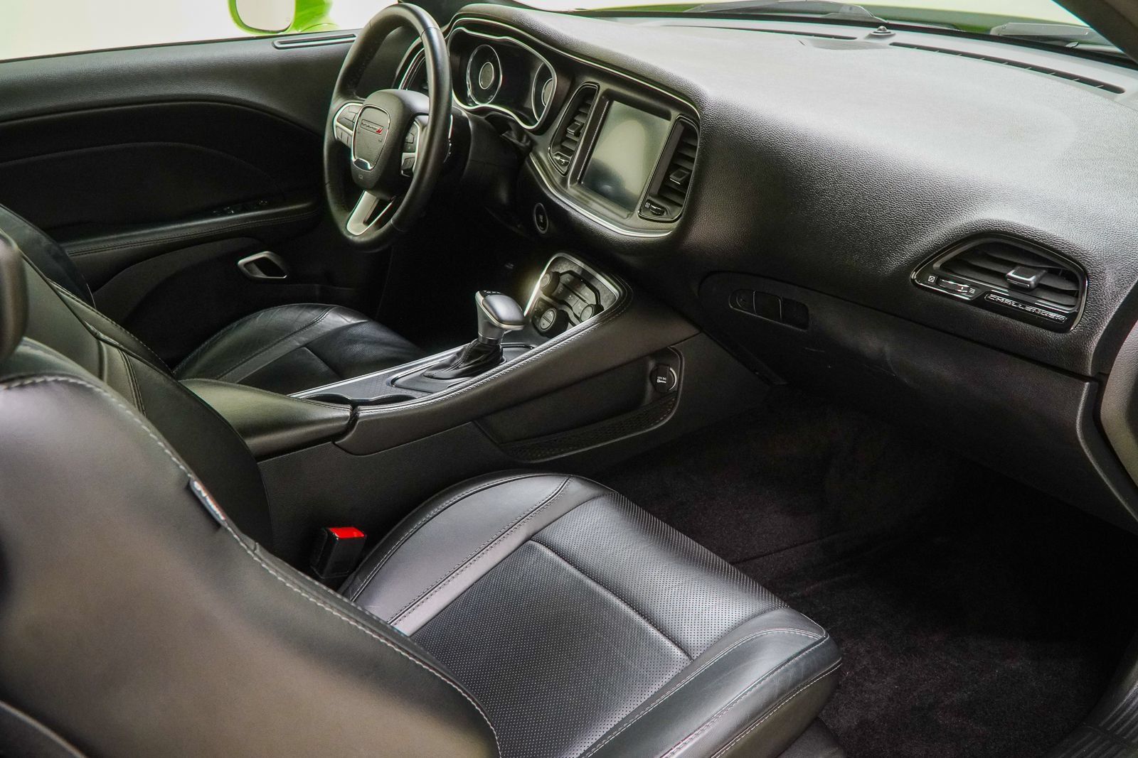 Used 2015 Dodge Challenger R/T Plus RWD image 38