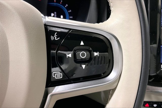 Used 2023 Volvo XC60 B5 Plus w/ Climate Package AWD/4WD image 19