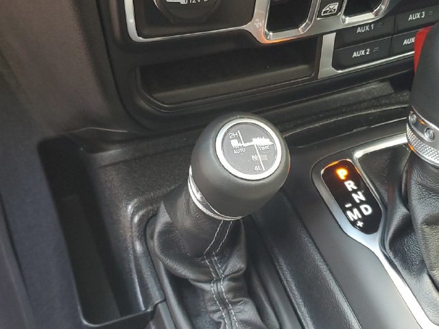 Used 2024 Jeep Wrangler High Altitude AWD/4WD image 5