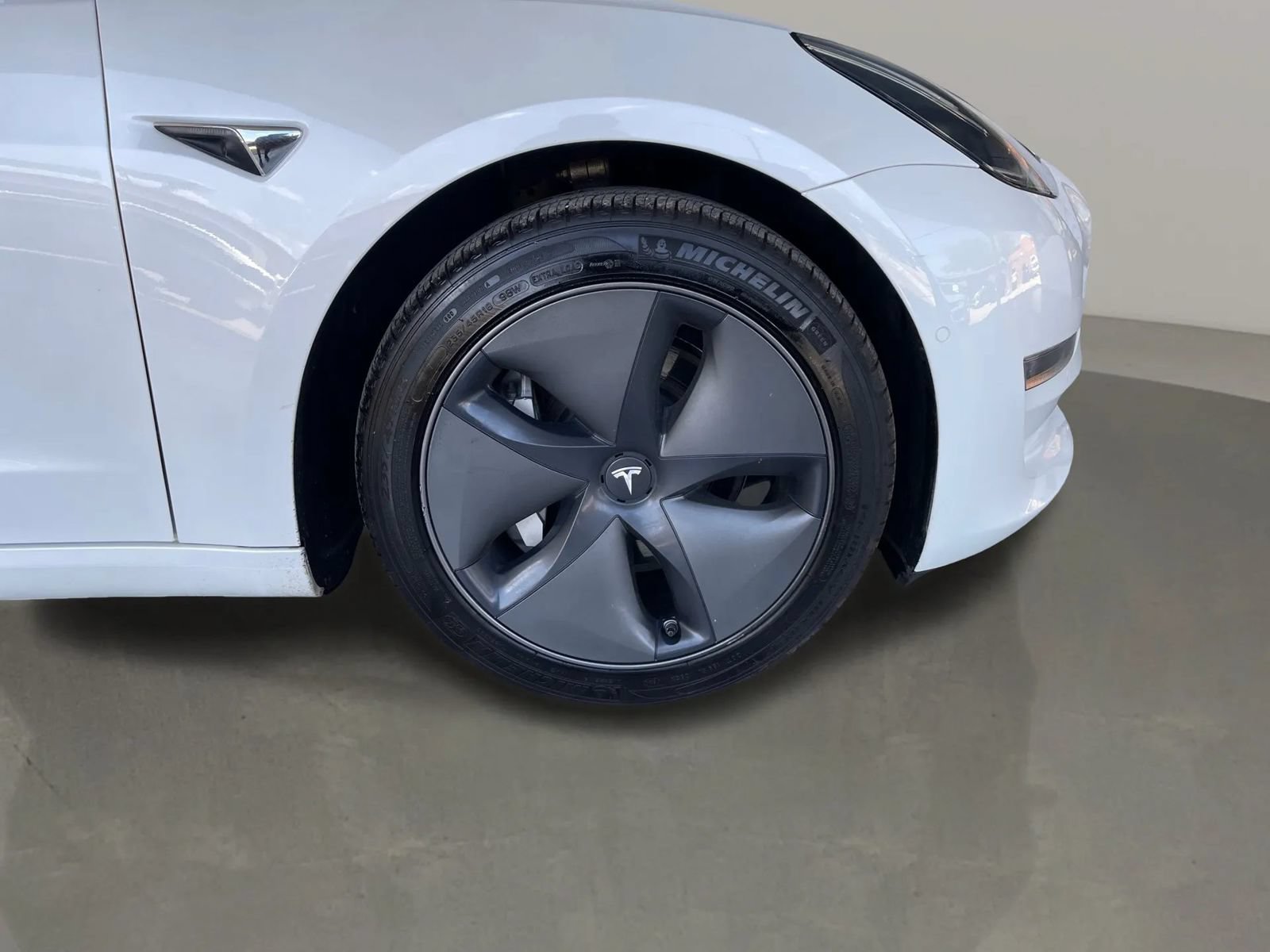 Used 2020 Tesla Model 3 Standard Range RWD image 12