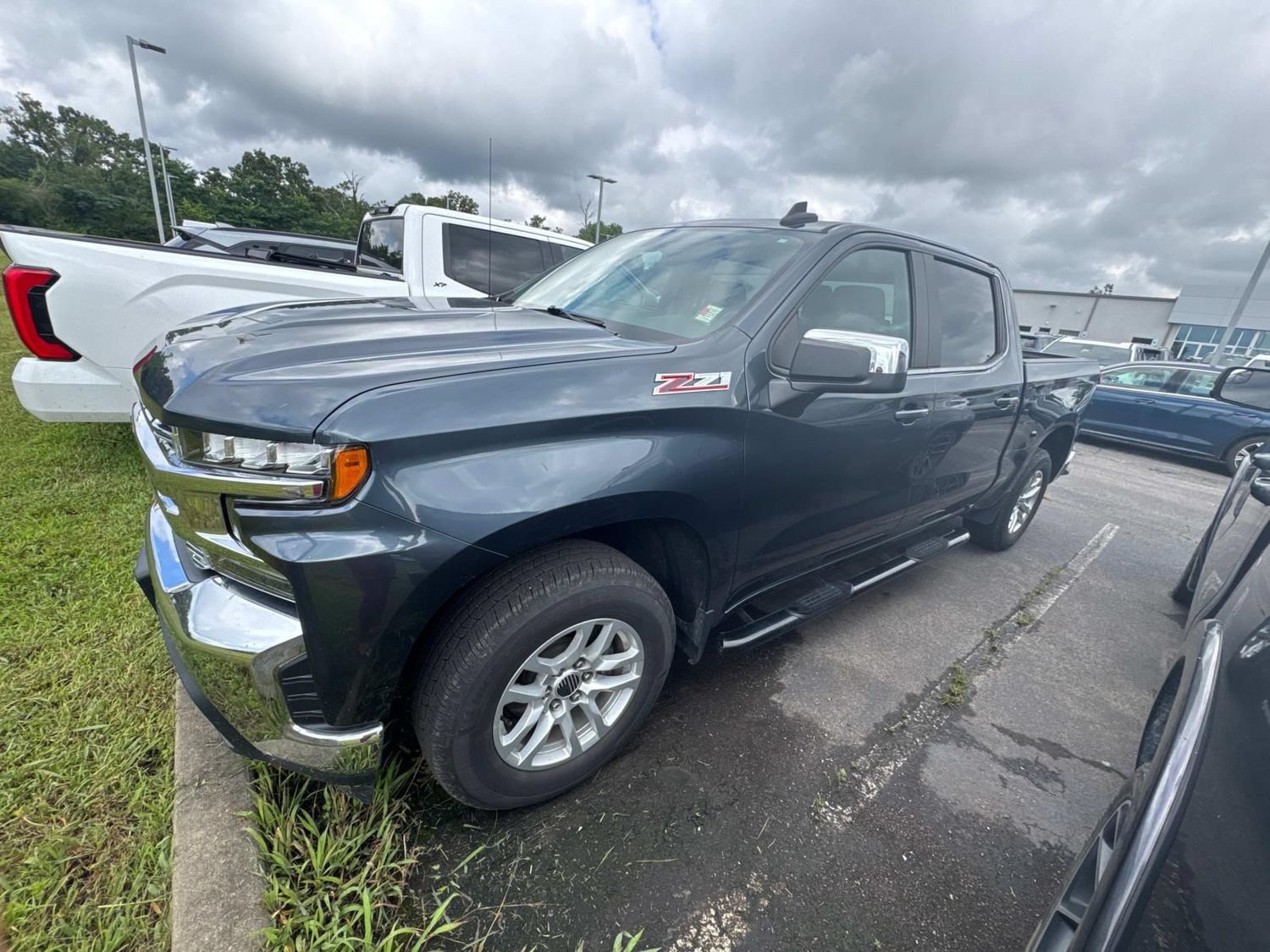 Used 2019 Chevrolet Silverado 1500 LT w/ All-Star Edition AWD/4WD image 9