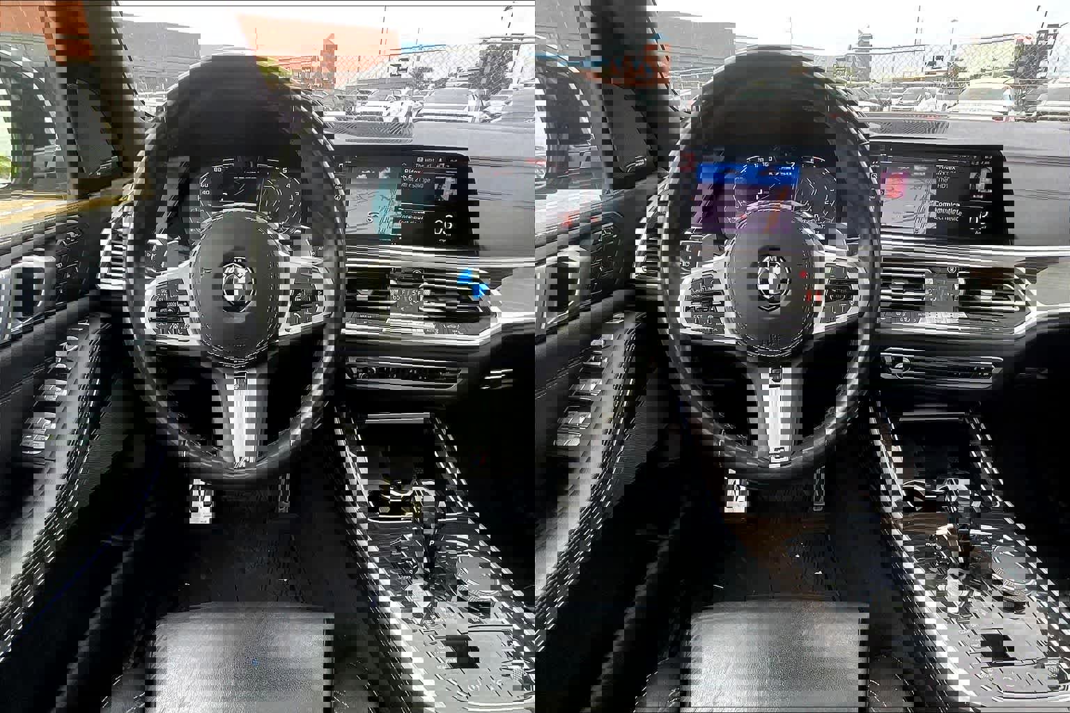 Used 2020 BMW X7 M50i image 14