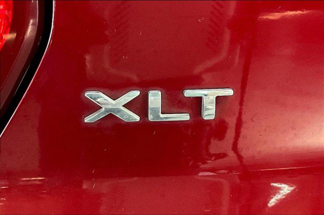 Used 2018 Ford Explorer XLT w/ Equipment Group 202A image 8