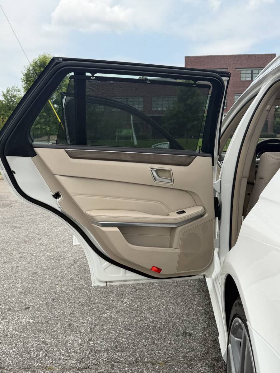 Used 2014 Mercedes-Benz E 350 4MATIC Wagon image 30