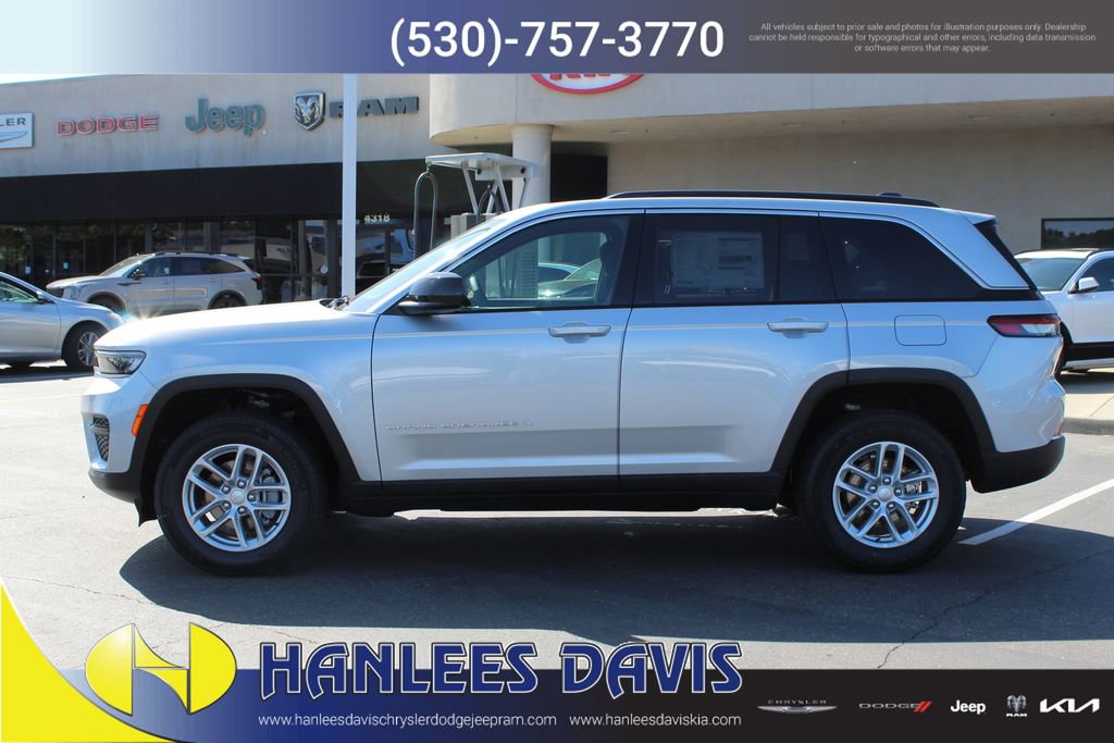 New 2026 Jeep Grand Cherokee Laredo X AWD/4WD image 2