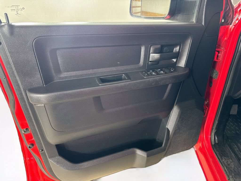Used 2014 RAM 2500 Tradesman w/ Chrome Appearance Group AWD/4WD image 11