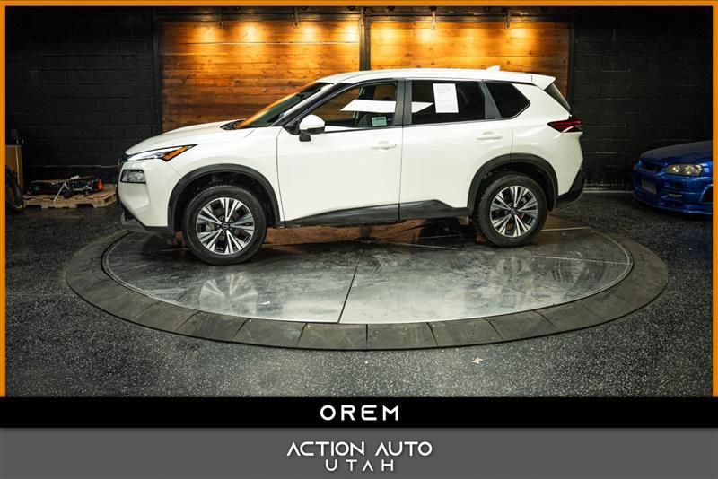 Used 2022 Nissan Rogue SV image 1