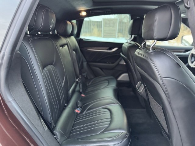 Used 2020 Maserati Levante GranLusso image 18