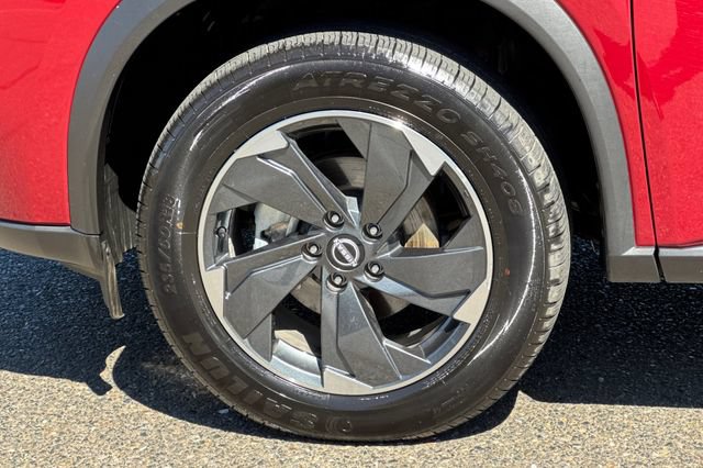 Used 2024 Nissan Rogue SV AWD/4WD image 45