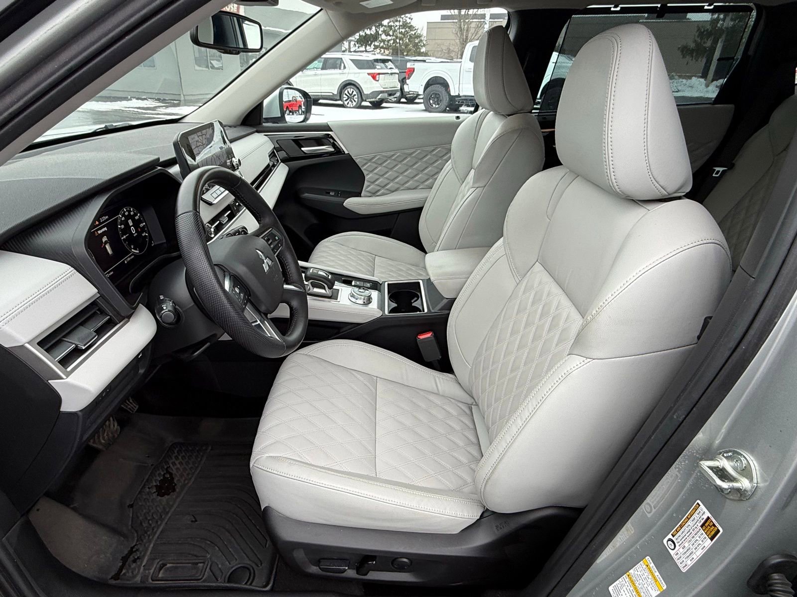 Used 2023 Mitsubishi Outlander SEL image 12