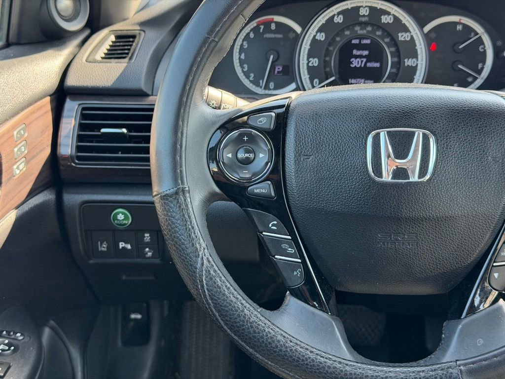 Used 2017 Honda Accord Touring image 19