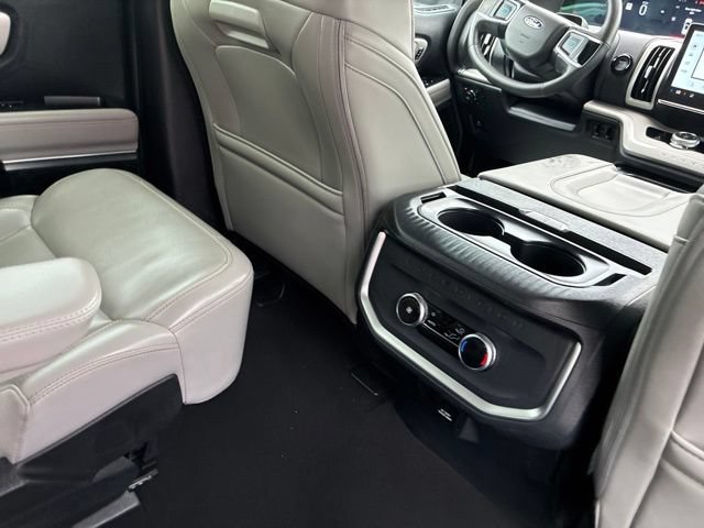 Used 2025 Ford Expedition Active AWD/4WD image 47