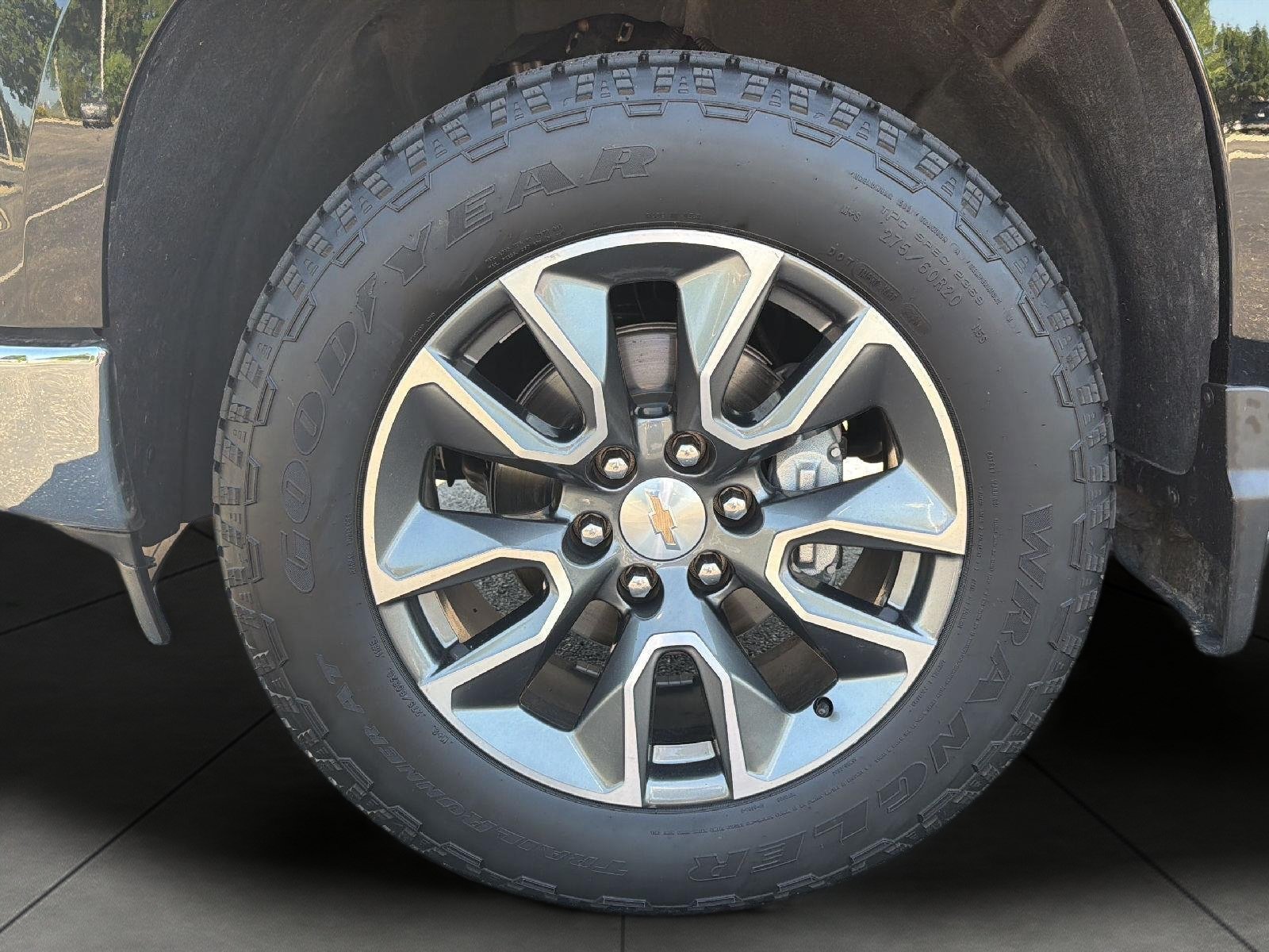 Used 2025 Chevrolet Silverado 1500 LT AWD/4WD image 20