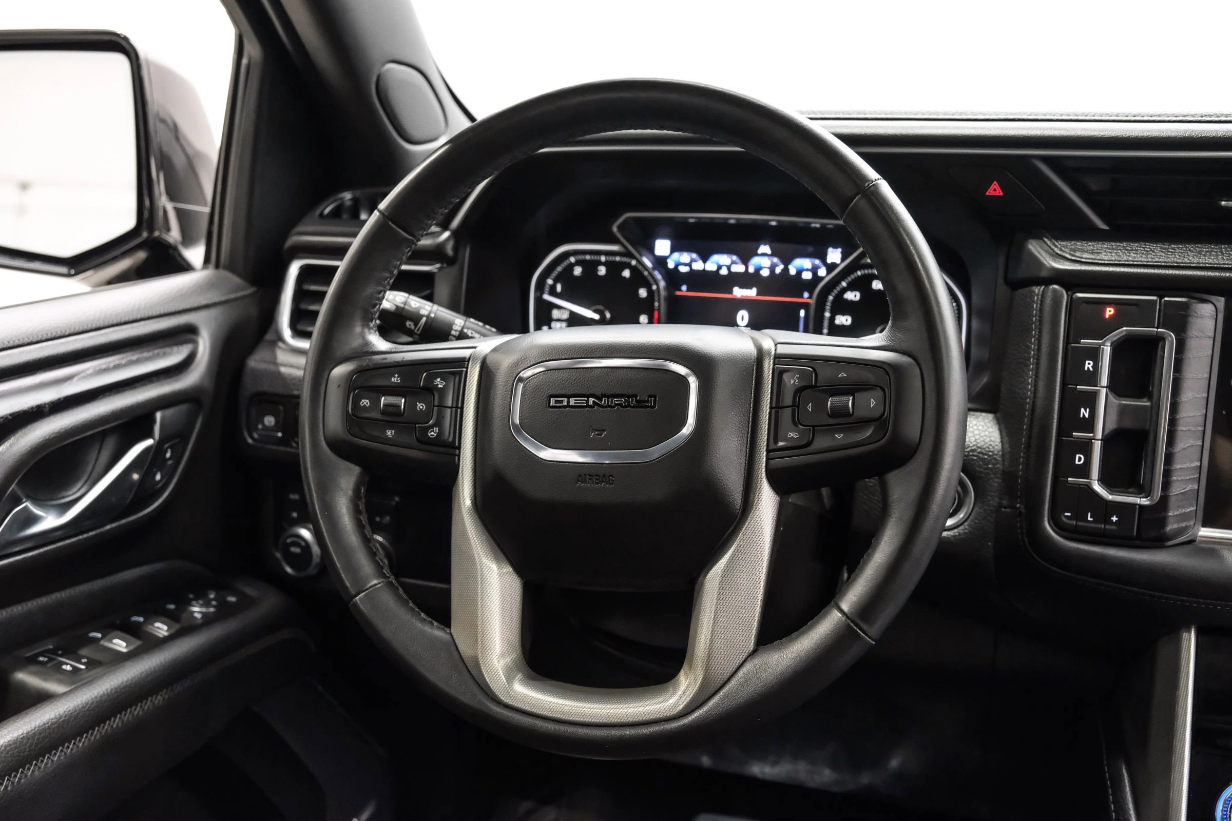Used 2021 GMC Yukon Denali w/ Denali Premium Package image 20