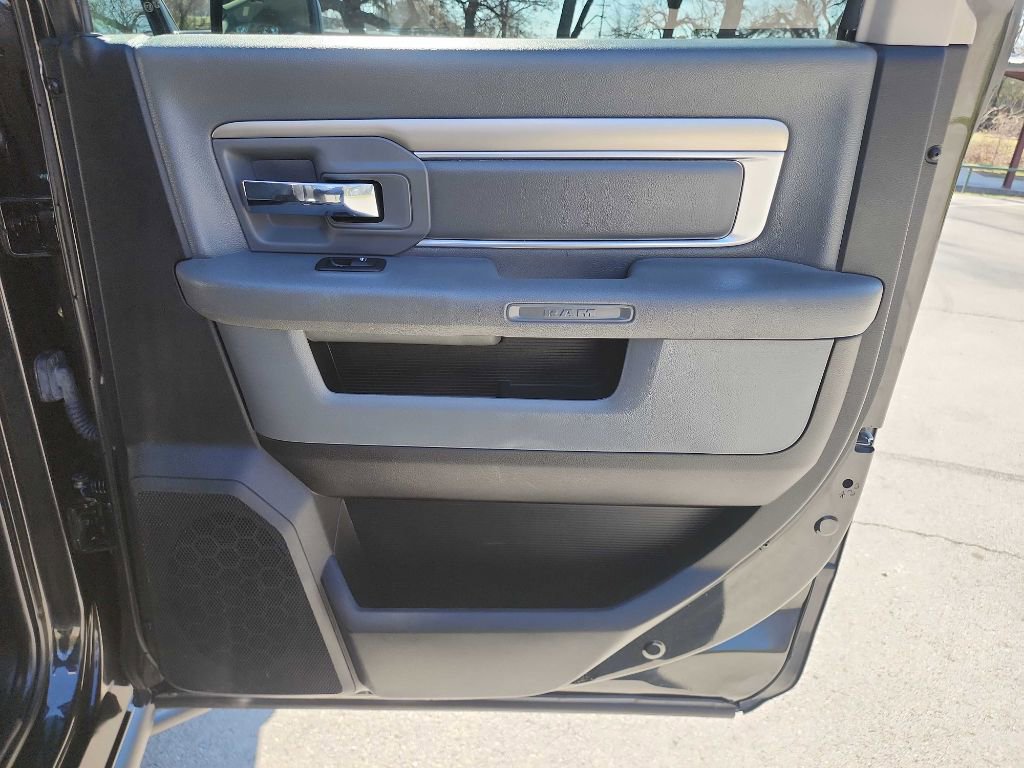 Used 2018 RAM 2500 SLT w/ Luxury Group image 35