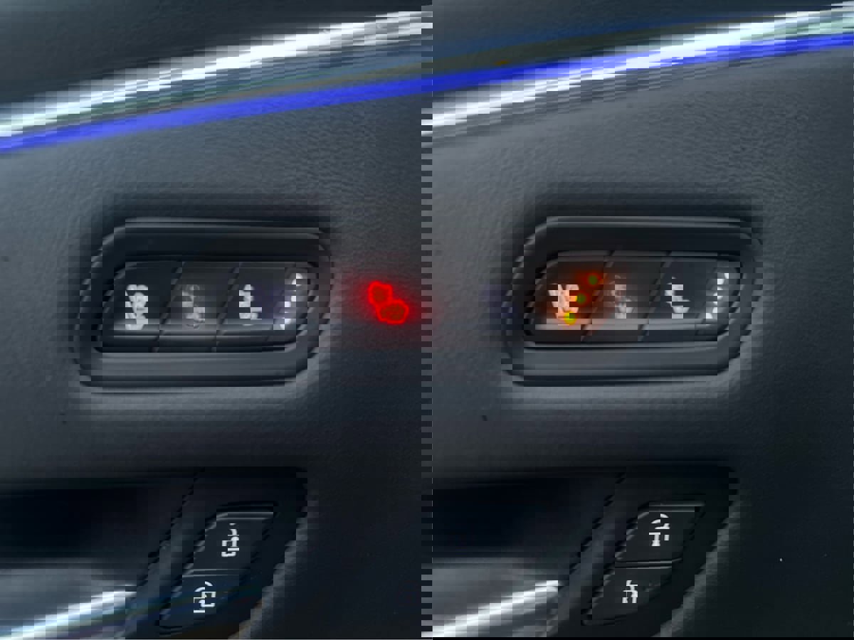 Used 2021 Cadillac Escalade Premium Luxury w/ Performance Package image 46