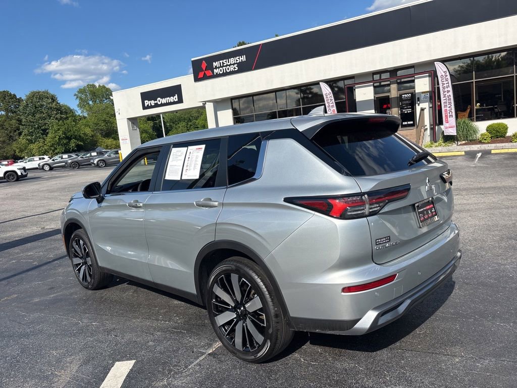 Used 2025 Mitsubishi Outlander SE AWD/4WD image 5