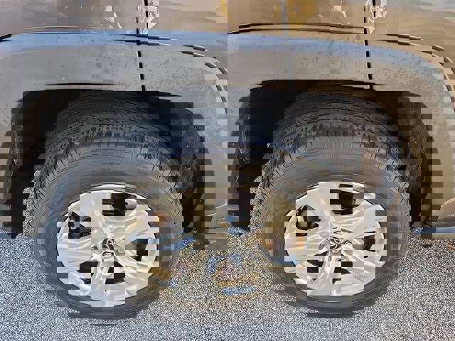 Used 2021 Toyota RAV4 XLE image 11