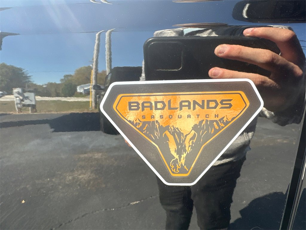 New 2025 Ford Bronco Badlands image 9