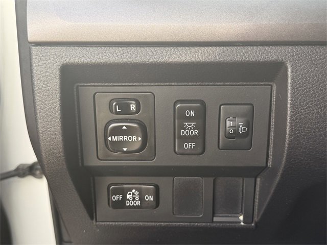 Used 2015 Toyota Tundra SR5 w/ TRD Off Road Package image 18