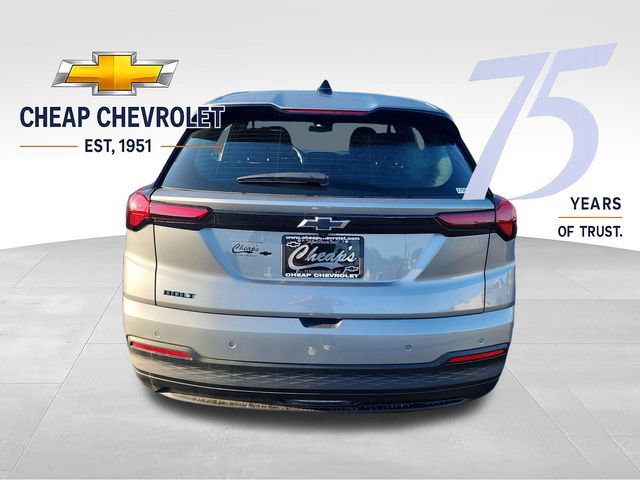 New 2027 Chevrolet Bolt LT FWD image 4