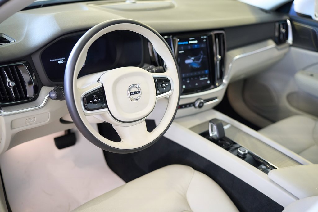 Certified 2025 Volvo V60 B5 Cross Country Plus image 8