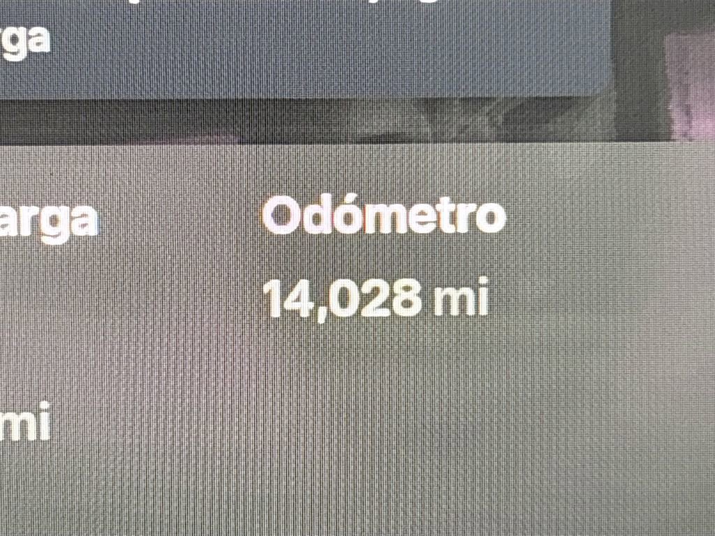 Used 2024 Tesla Model Y 2WD image 11