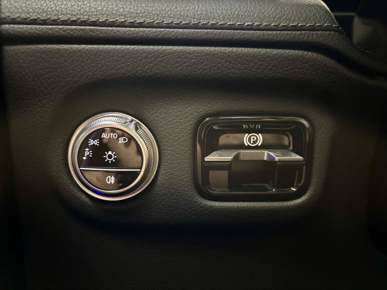 Used 2023 Mercedes-Benz EQS 450+ SUV image 28