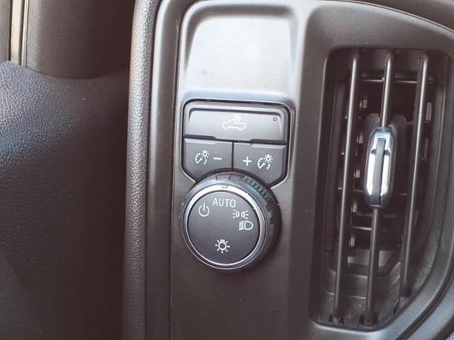 Used 2023 Chevrolet Silverado 1500 Custom image 14