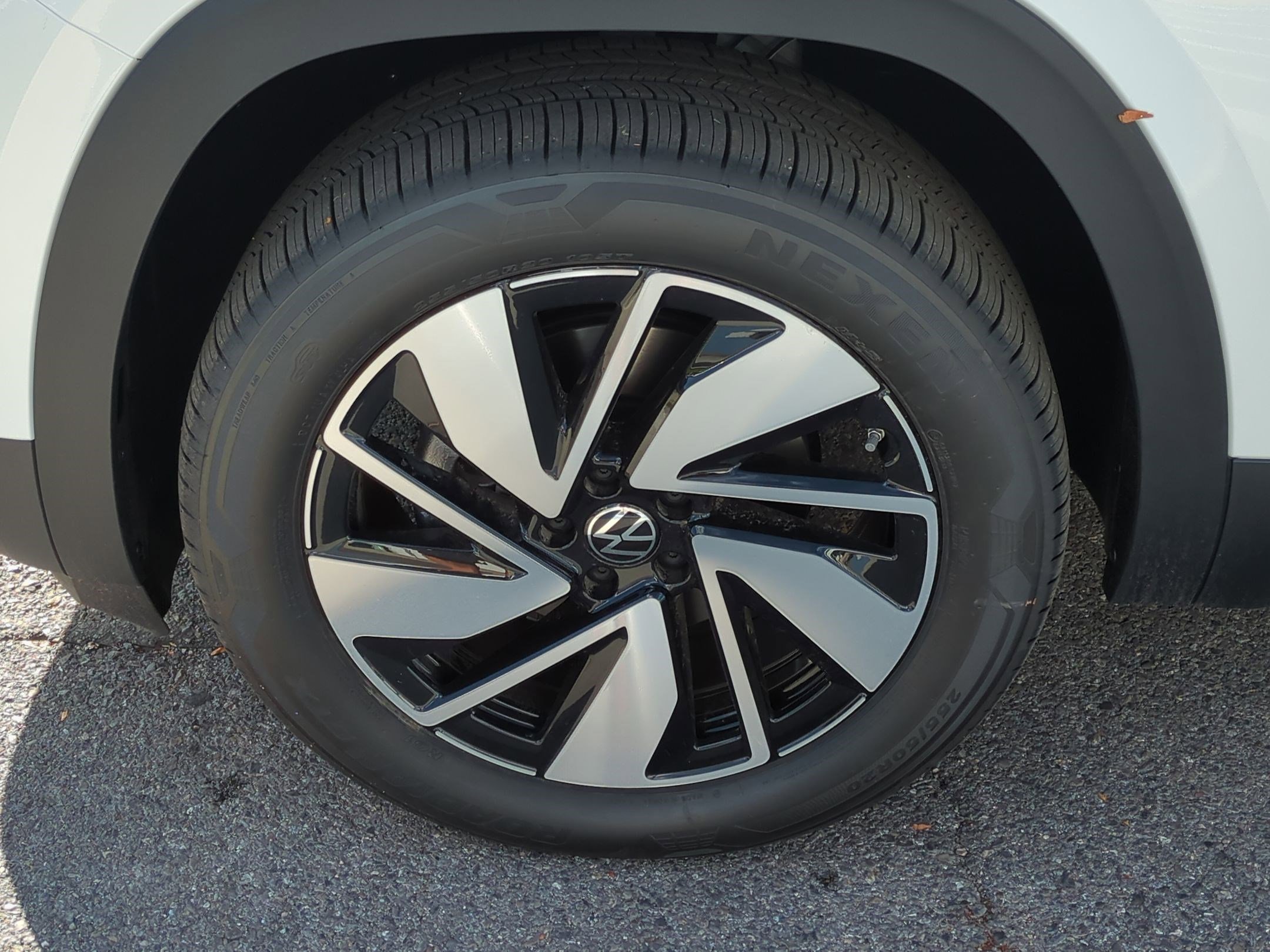 New 2026 Volkswagen Atlas SEL image 19