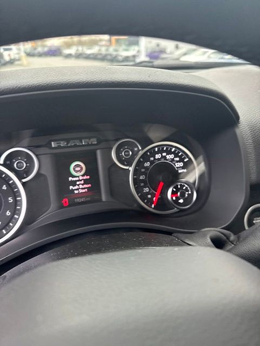 Used 2025 RAM 2500 Big Horn AWD/4WD image 19